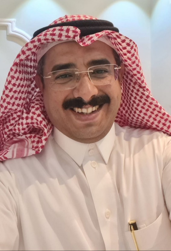 "عمر" يُضيء منزل الأستاذ محمد سبعان