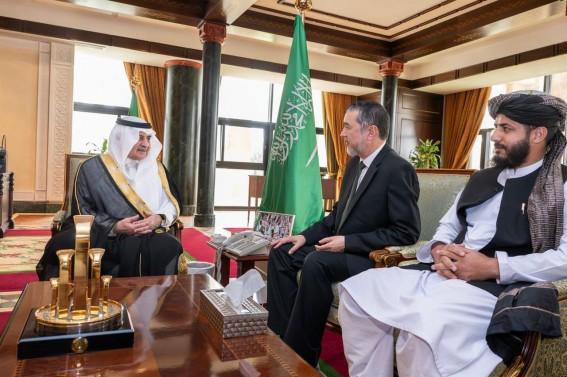 أمير منطقة تبوك يستقبل القنصل العام  جمهورية  افغانستان لدى المملكة