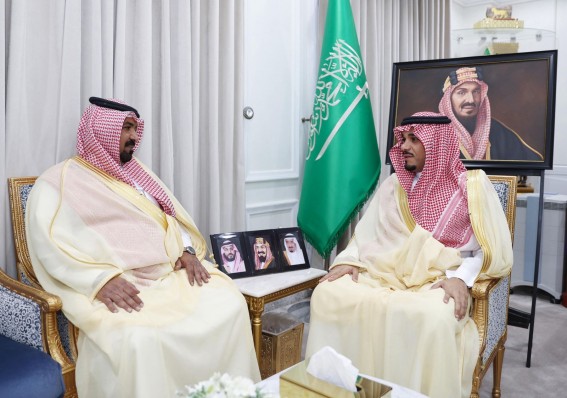 نائب أمير نجران يبحث سُبل تعزيز أداء إدارة المجاهدين بالمنطقة