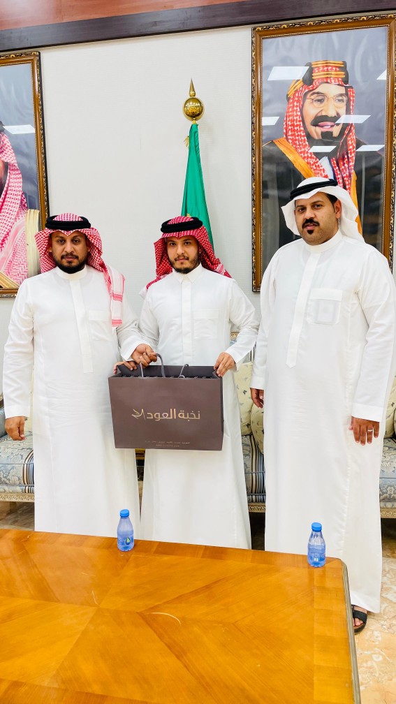 بلدية أبو سكينة تكرم موظفًا تبرع بكليته لابنه