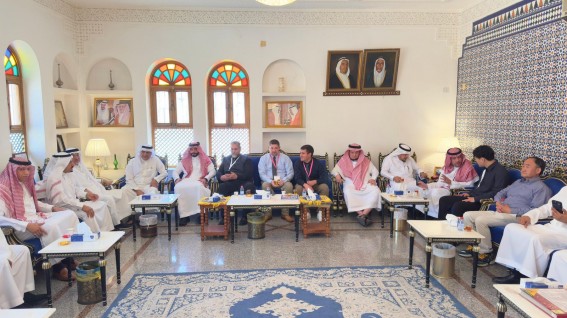 مجلس المغلوث يستضيف نخبة من الأكاديميين وضيوف جمعية أصدقاء السعودية