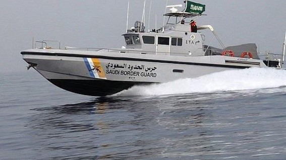 إنقاذ 10 أشخاص من عرض البحر في القنفذة بعد جنوح قاربهم إنقاذ 10 أشخاص من عرض البحر في القنفذة بعد جنوح قاربهم
