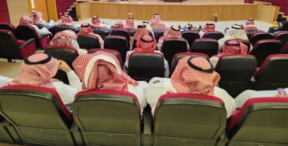 تنفيذ لقاء تعريفي عن آلية القبول في الجامعات بتعليم الطائف
