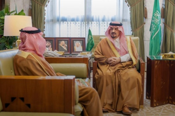 أمير الرياض يطّلع على جهود مركز عبدالرحمن السديري الثقافي بالغاط أمير الرياض يطّلع على جهود مركز عبدالرحمن السديري الثقافي بالغاط