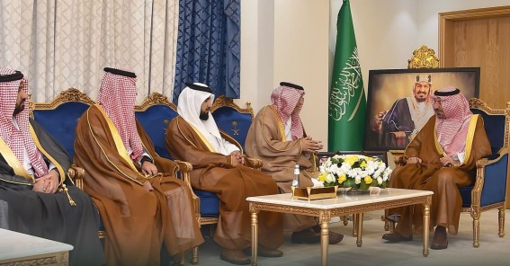 أمير نجران يستعرض أعمال جمعية حفظ النعمة ويشيد بجهودها المجتمعية أمير نجران يستعرض أعمال جمعية حفظ النعمة ويشيد بجهودها المجتمعية
