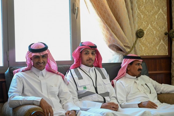 محافظ حقل يستقبل قائد فريق درع للإنقاذ والإغاثة