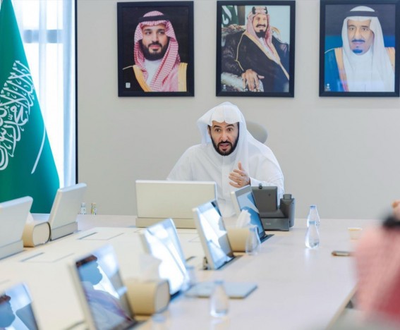 وزير العدل يُدشّن بوابة “خدماتي” لتيسير خدمات منسوبي الوزارة وزير العدل يُدشّن بوابة “خدماتي” لتيسير خدمات منسوبي الوزارة