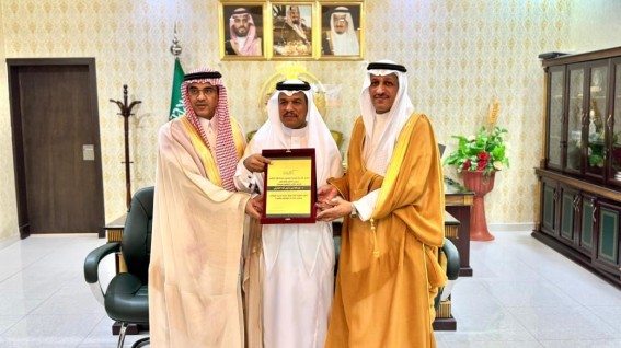 محافظ ميسان يستقبل المدير العام للتعليم بالطائف ويكرم مدير مكتب التعليم سابقاً