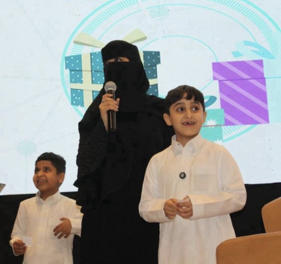 "إيمان الدهمش".. ريادة نسائية في العمل التطوعي وتأهيل مهني يعزز التميز