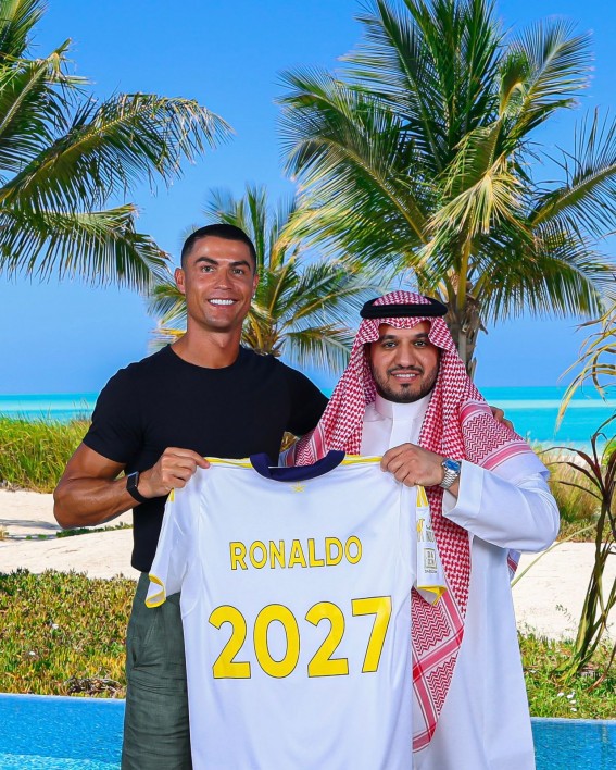 رسميًا.. النصر يُعلن تجديد عقد كريستيانو رونالدو حتى 2027 رسميًا.. النصر يُعلن تجديد عقد كريستيانو رونالدو حتى 2027