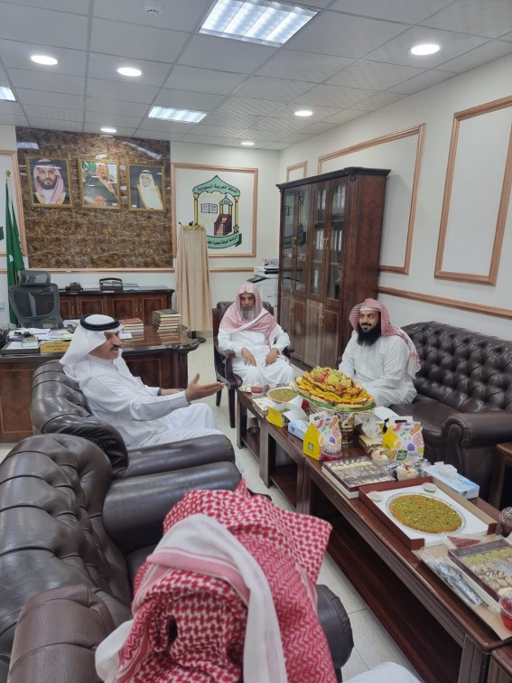 فرع البحوث العلمية والإفتاء بالجوف يحتفل بترقية الدكتور الحميدي الحميمص