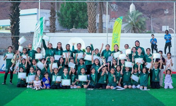 400 لاعبة واهتمام دولي متزايد في ختام الموسم الرابع لمراكز التدريب الإقليمية للبنات 400 لاعبة واهتمام دولي متزايد في ختام الموسم الرابع لمراكز التدريب الإقليمية للبنات