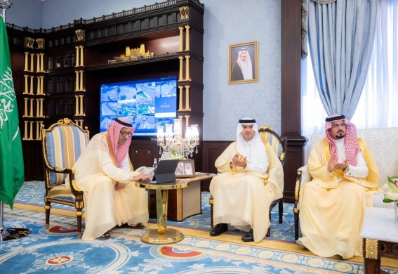 أمير الباحة يدشّن مشاريع بلدية وإسكانية بـ238 مليون ريال أمير الباحة يدشّن مشاريع بلدية وإسكانية بـ238 مليون ريال