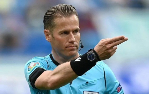 صافرة الهولندي داني ماكيلي تدير لقاء الهلال فلومينينسي في ربع النهائي صافرة الهولندي داني ماكيلي تدير لقاء الهلال فلومينينسي في ربع النهائي