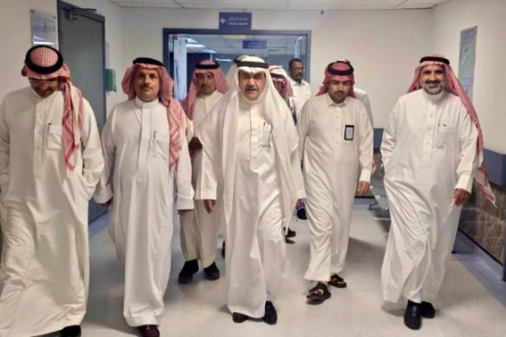 رئيس مركز بلّسمر يزور المصابين في حادثة حريق الشعوف