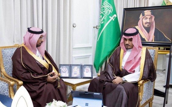 نائب أمير نجران يُشيد بجهود الهلال الأحمر في تعزيز الخدمات الإسعافية والإنسانية نائب أمير نجران يُشيد بجهود الهلال الأحمر في تعزيز الخدمات الإسعافية والإنسانية