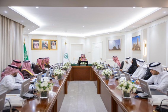 نائب أمير الجوف يستقبل المدير التنفيذي لاتحاد الرياضات البحرية والغوص نائب أمير الجوف يستقبل المدير التنفيذي لاتحاد الرياضات البحرية والغوص