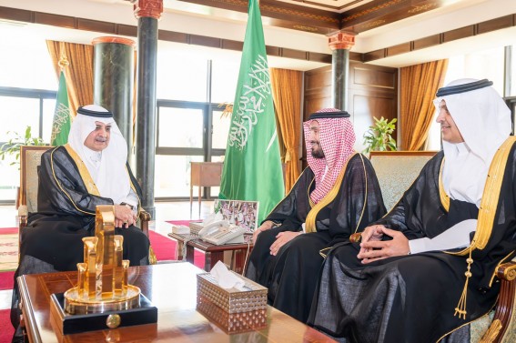 أمير تبوك يستقبل قيادات القطاع الصحي بالمنطقة