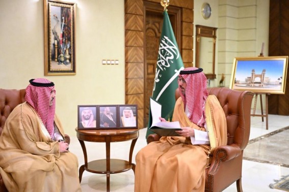 محافظ جدة يستقبل المدير التنفيذي لهيئة الصحة العامة بالقطاع الغربي محافظ جدة يستقبل المدير التنفيذي لهيئة الصحة العامة بالقطاع الغربي