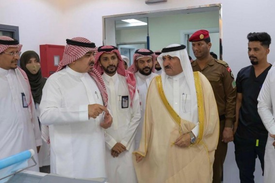 محافظا خليص والكامل يتفقدان مستشفيي المحافظتين محافظا خليص والكامل يتفقدان مستشفيي المحافظتين