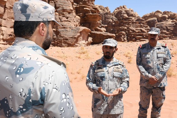 مدير عام حرس الحدود يتفقّد القطاعات البرية والبحرية بمنطقة تبوك مدير عام حرس الحدود يتفقّد القطاعات البرية والبحرية بمنطقة تبوك
