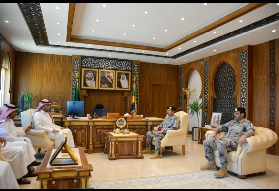 وفد “البيئة” يزور قيادة حرس الحدود في الحدود الشمالية لتعزيز التعاون المشترك وفد “البيئة” يزور قيادة حرس الحدود في الحدود الشمالية لتعزيز التعاون المشترك