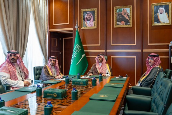 نائب أمير حائل يستعرض مع “سبل” مشاريع البريد وخطط التطوير المستقبلية