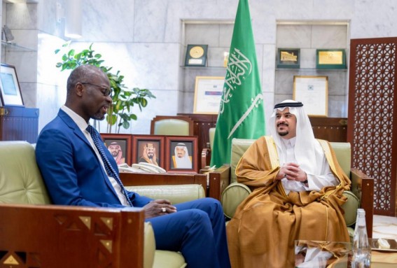 نائب أمير الرياض يستقبل سفير جمهوريةالسنغال نائب أمير الرياض يستقبل سفير جمهوريةالسنغال