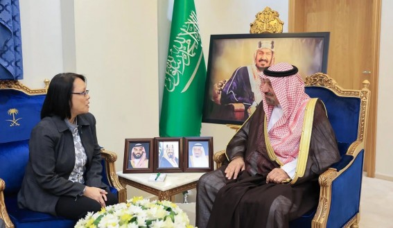 تعزيزًا للدبلوماسية الإقليمية.. قنصل بريطانيا يزور أمير نجران لبحث أوجه التعاون تعزيزًا للدبلوماسية الإقليمية.. قنصل بريطانيا يزور أمير نجران لبحث أوجه التعاون