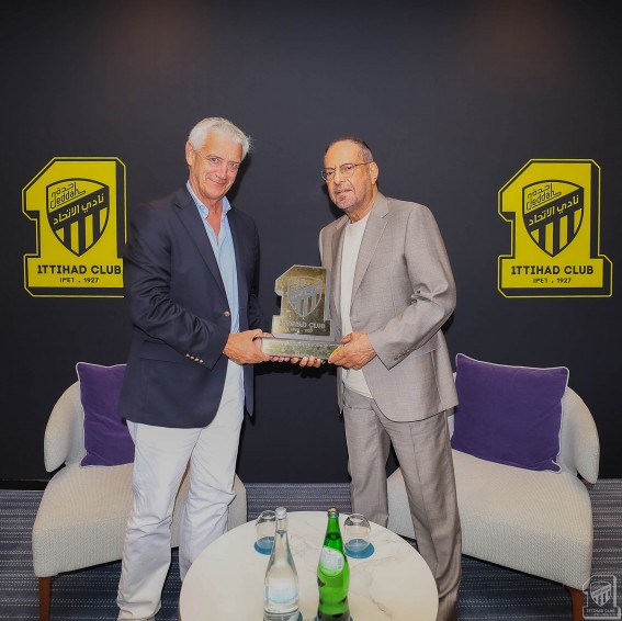 سفير المملكة لدى البرتغال يزور معسكر الاتحاد ويؤكد دعم البعثة سفير المملكة لدى البرتغال يزور معسكر الاتحاد ويؤكد دعم البعثة