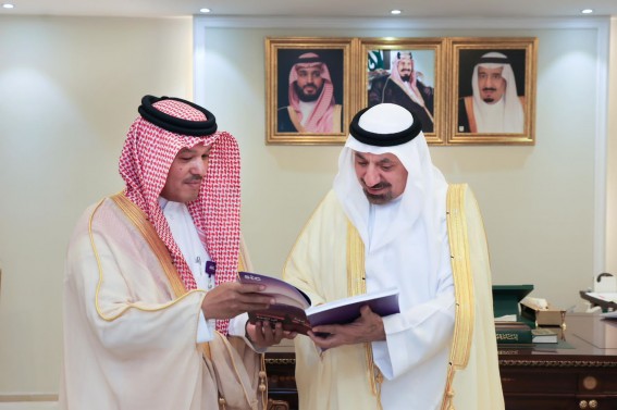 أمير منطقة نجران يستعرض تقرير الاستدامة 2024 لمجموعة stc