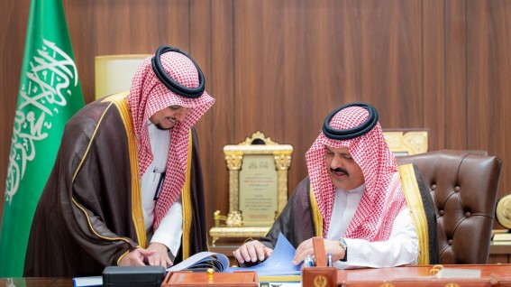 أمير حائل يثمّن جهود الأمانة في تحسين الخدمات أمير حائل يثمّن جهود الأمانة في تحسين الخدمات