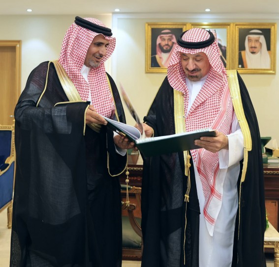 أمير نجران يطّلع على منجزات مركز التواصل الحضاري في تقريره النصف سنوي لعام 2025