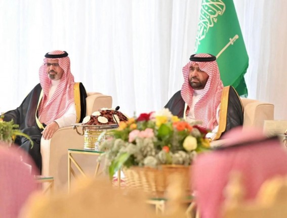 أمير جازان يلتقي أهالي هروب ويؤكد دعم المشاريع التنموية