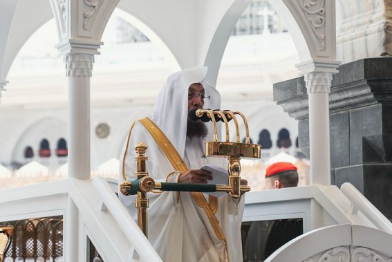 الشيخ خياط يدعو  المسلمين في خطبة الجمعة  إلى التقوى والتراحم