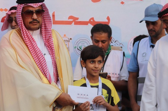 "الشهري".. يجمع بين بريق الإعلام وتألق الرياضة بإنجاز جديد في الباحة