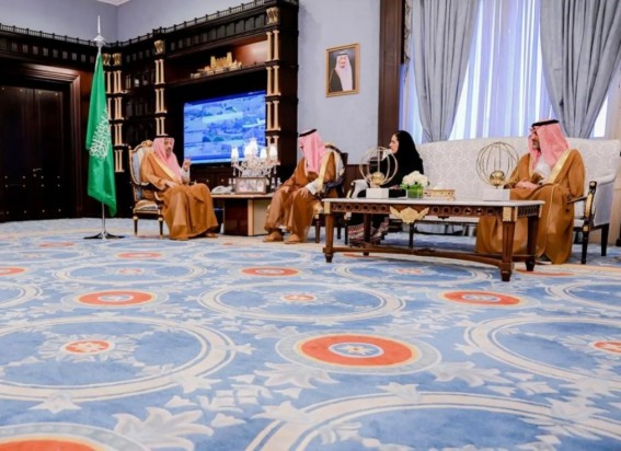أمير الباحة يستقبل وزير السياحة ويبحثان سبل تطوير القطاع السياحي في المنطقة أمير الباحة يستقبل وزير السياحة ويبحثان سبل تطوير القطاع السياحي في المنطقة