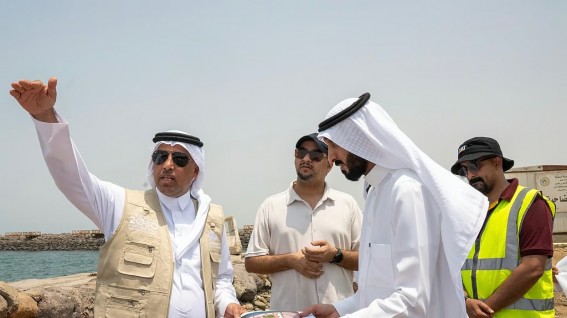 أمين منطقة جازان يتفقد مشاريع حضرية بمدينة جازان