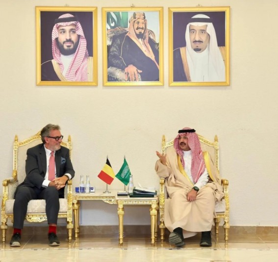 أمير عسير يستقبل سفير بلجيكا في محافظة تنومة