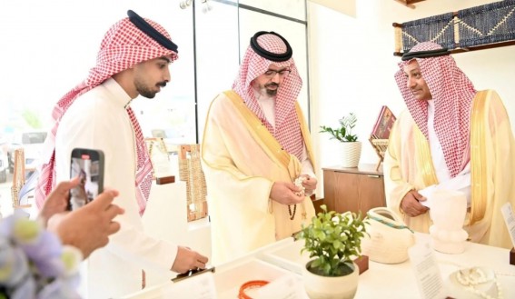 نائب أمير جازان يزور مركز الزوار وبيت الحرفيين بهيئة التراث نائب أمير جازان يزور مركز الزوار وبيت الحرفيين بهيئة التراث