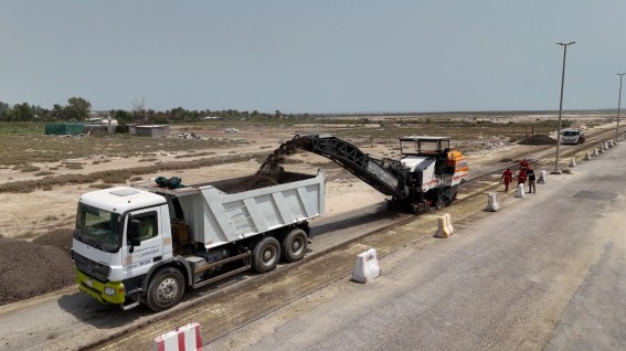 بدأ أعمال تأهيل وتطوير شارع السندس بصفوى بطول 2180 م
