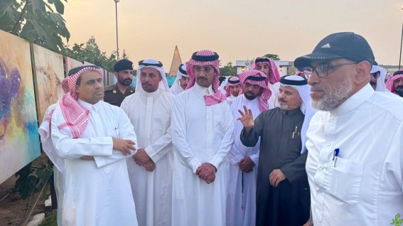 محافظ بلقرن يرعى ختام معرض “الأقرب الدولي للفن التشكيلي” ويكرّم المشاركين محافظ بلقرن يرعى ختام معرض “الأقرب الدولي للفن التشكيلي” ويكرّم المشاركين