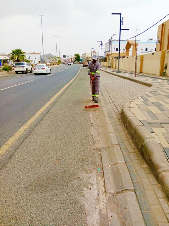 بلدية بحر أبو سكينة تواصل جهودها في معالجة التشوهات البصرية