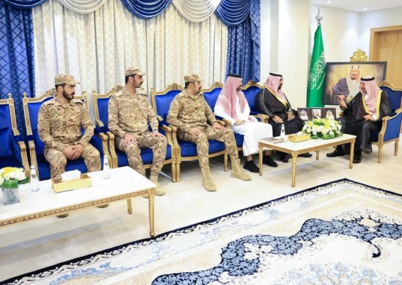 أمير نجران يتسلّم التقرير السنوي لفرع المجاهدين بالمنطقة