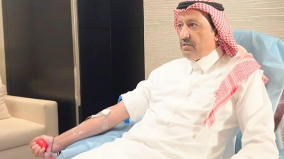 أمير الباحة يشارك في الحملة الوطنية للتبرع بالدم