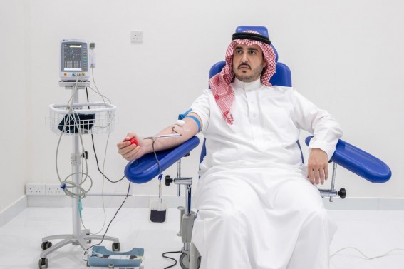 سمو أمير منطقة الجوف يشارك في حملة ولي العهد للتبرع بالدم سمو أمير منطقة الجوف يشارك في حملة ولي العهد للتبرع بالدم