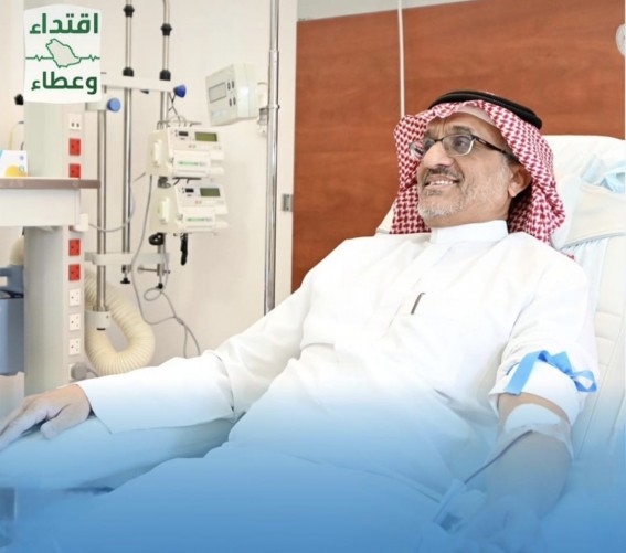 رئيس المجلس التأسيسي للقطاع الصحي الجنوبي يشارك في حملة ولي العهد للتبرع بالدم
