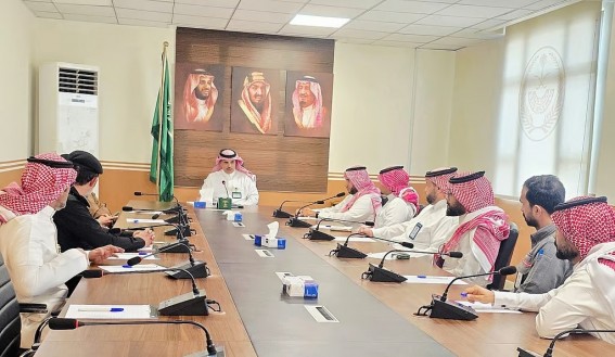 وكيل محافظة محايل عسير يترأس اجتماعاً طارئاً لمتابعة الحالة المطرية