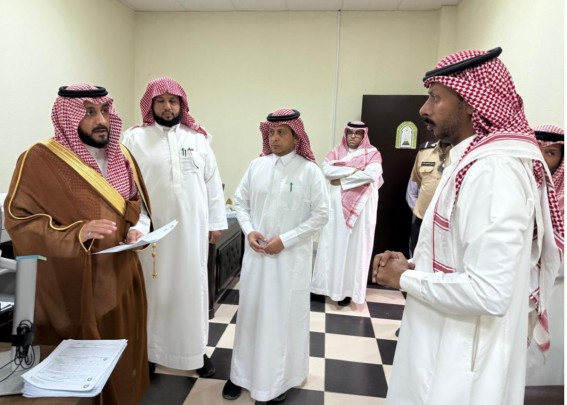 مدير فرع وزارة الشؤون الإسلامية بتبوك يتفقد إدارة المساجد بمحافظة حقل