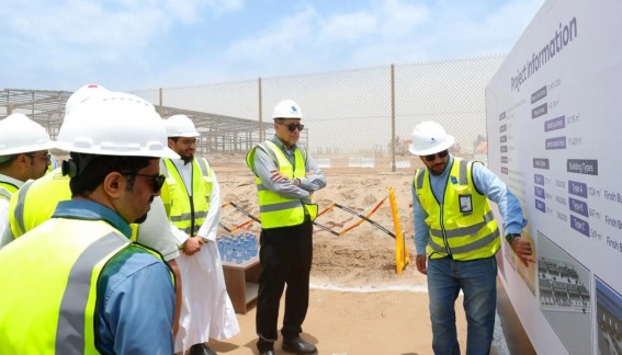 رئيس الهيئة الملكية يتفقد مدينة جازان للصناعات
